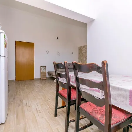 Robert Apartamento